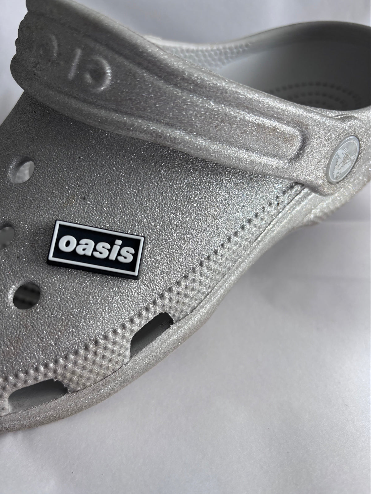 Oasis logo charm