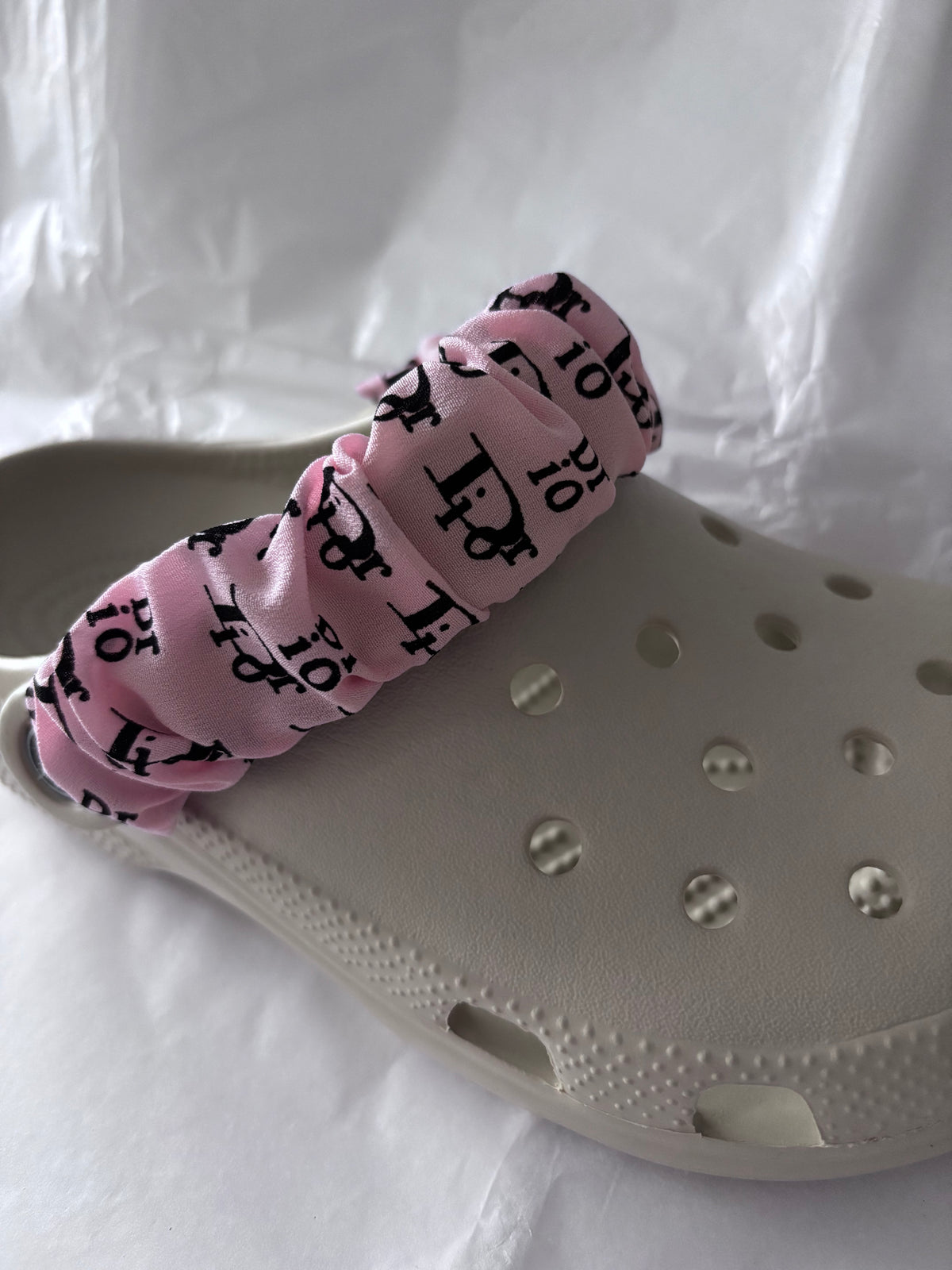 Designer inspired shoe strap covers (pink/blk D)